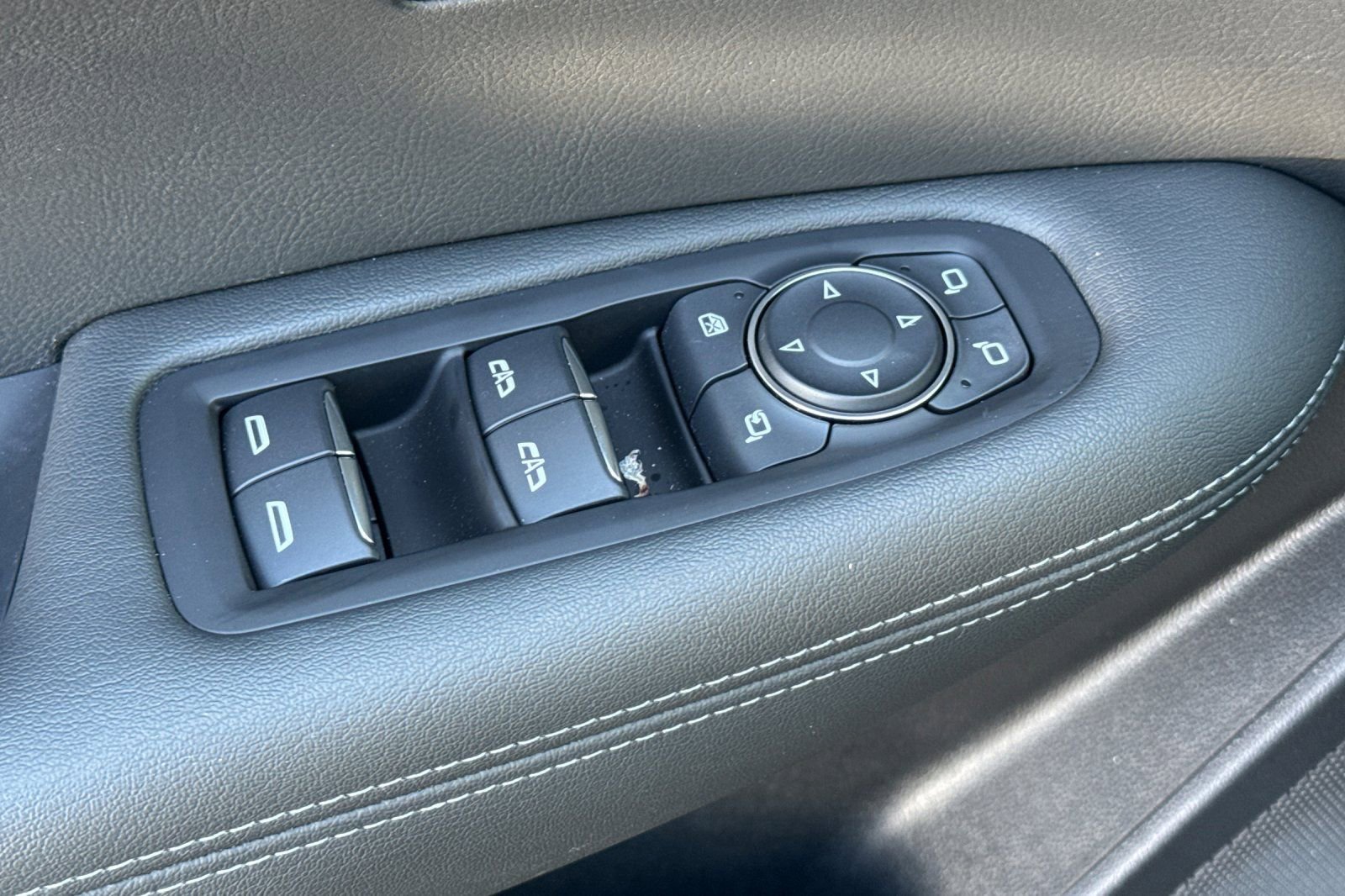 Certified 2025 Cadillac XT6 Sport w/ Technology Package image 11