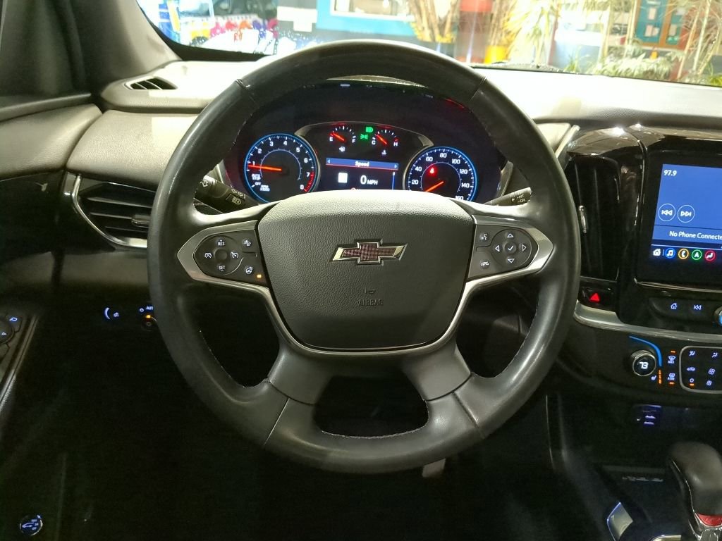 Used 2023 Chevrolet Traverse RS AWD/4WD image 2