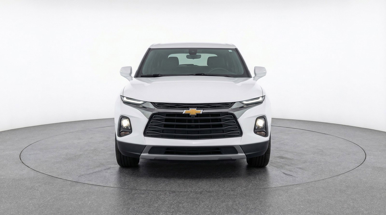 Used 2025 Chevrolet Blazer LT FWD image 2