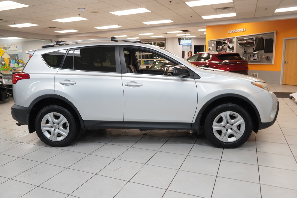 Used 2014 Toyota RAV4 LE AWD/4WD image 12
