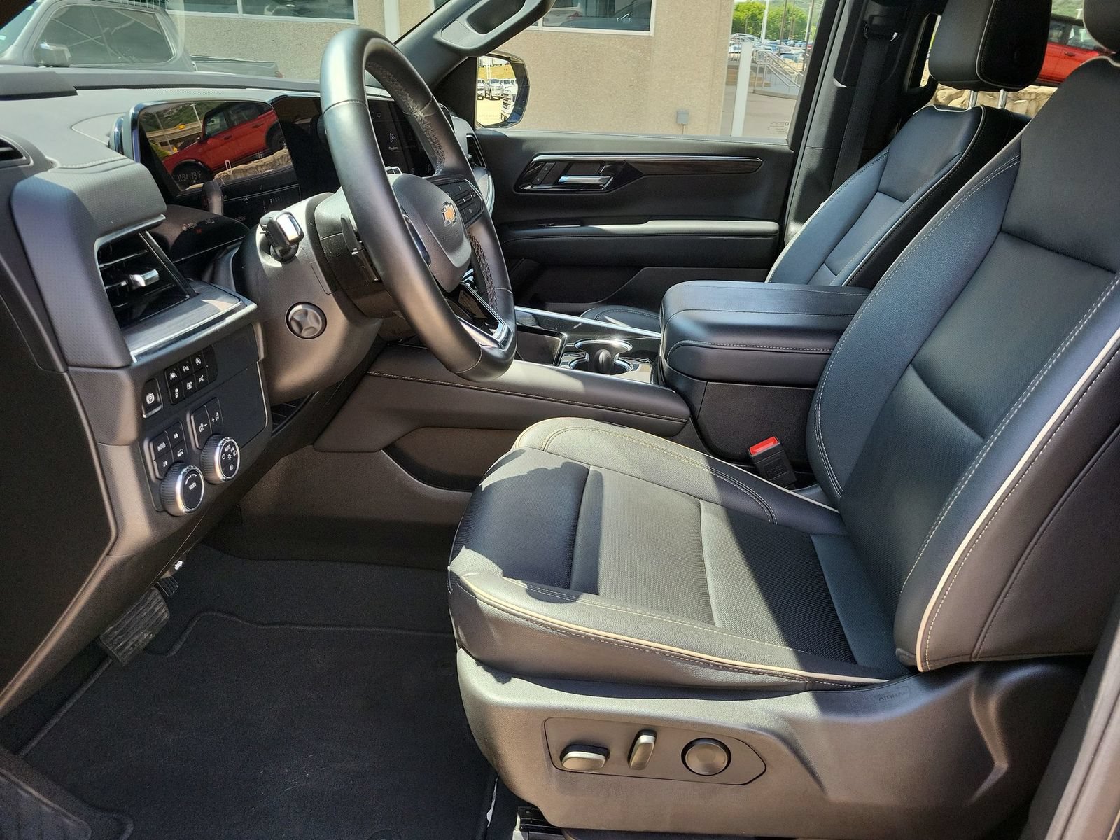Certified 2025 Chevrolet Suburban Premier AWD/4WD image 18