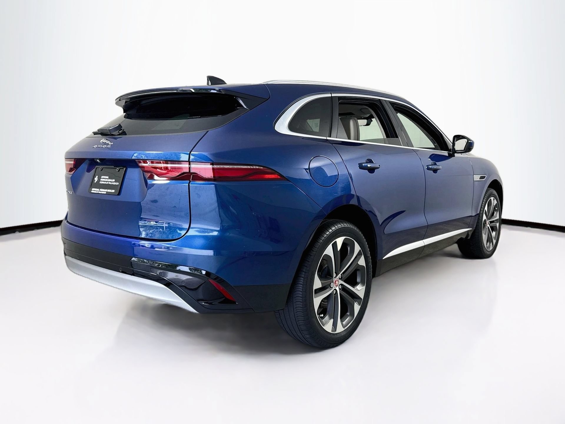 Used 2023 Jaguar F-PACE S AWD/4WD image 7
