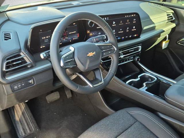 New 2027 Chevrolet Traverse LT FWD image 3