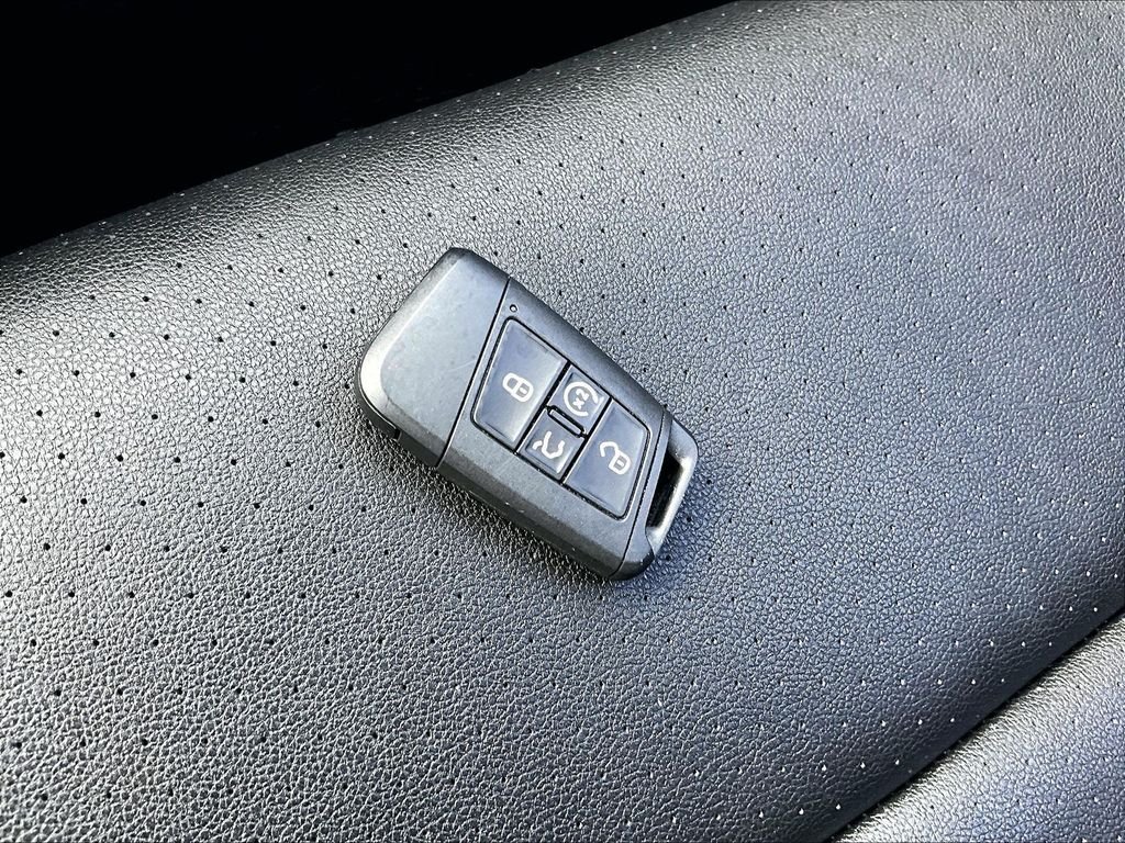 Used 2023 Volkswagen Atlas SE w/ Panoramic Sunroof Package AWD/4WD image 31