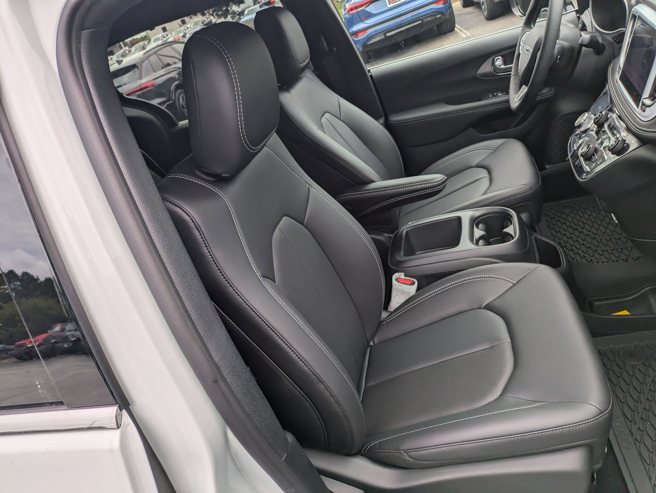 New 2026 Chrysler Pacifica Select image 28