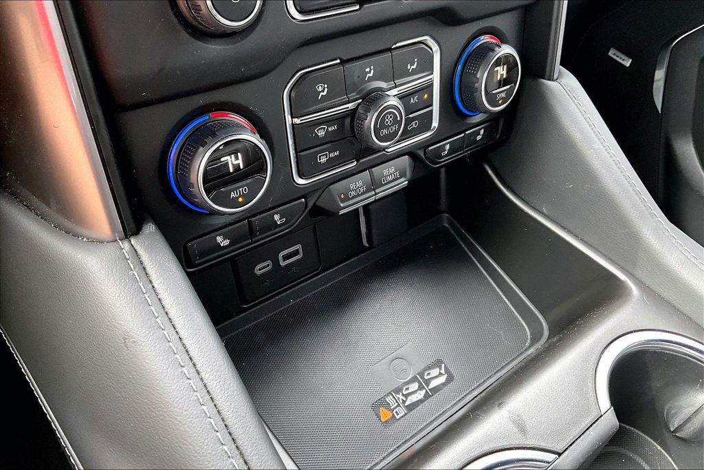 Used 2024 Chevrolet Tahoe LT w/ Luxury Package image 32