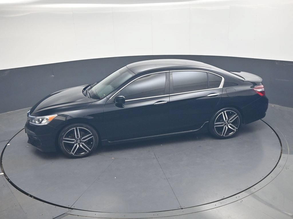 Used 2017 Honda Accord Sport image 19