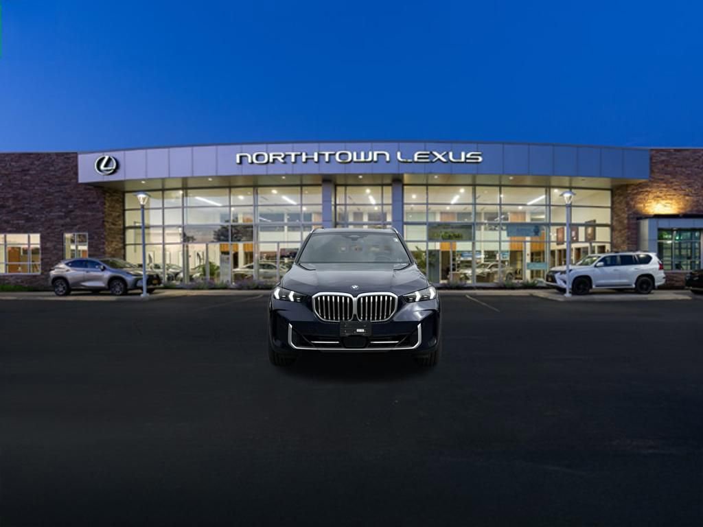 Used 2024 BMW X5 xDrive40i w/ Parking Assistance Package image 21