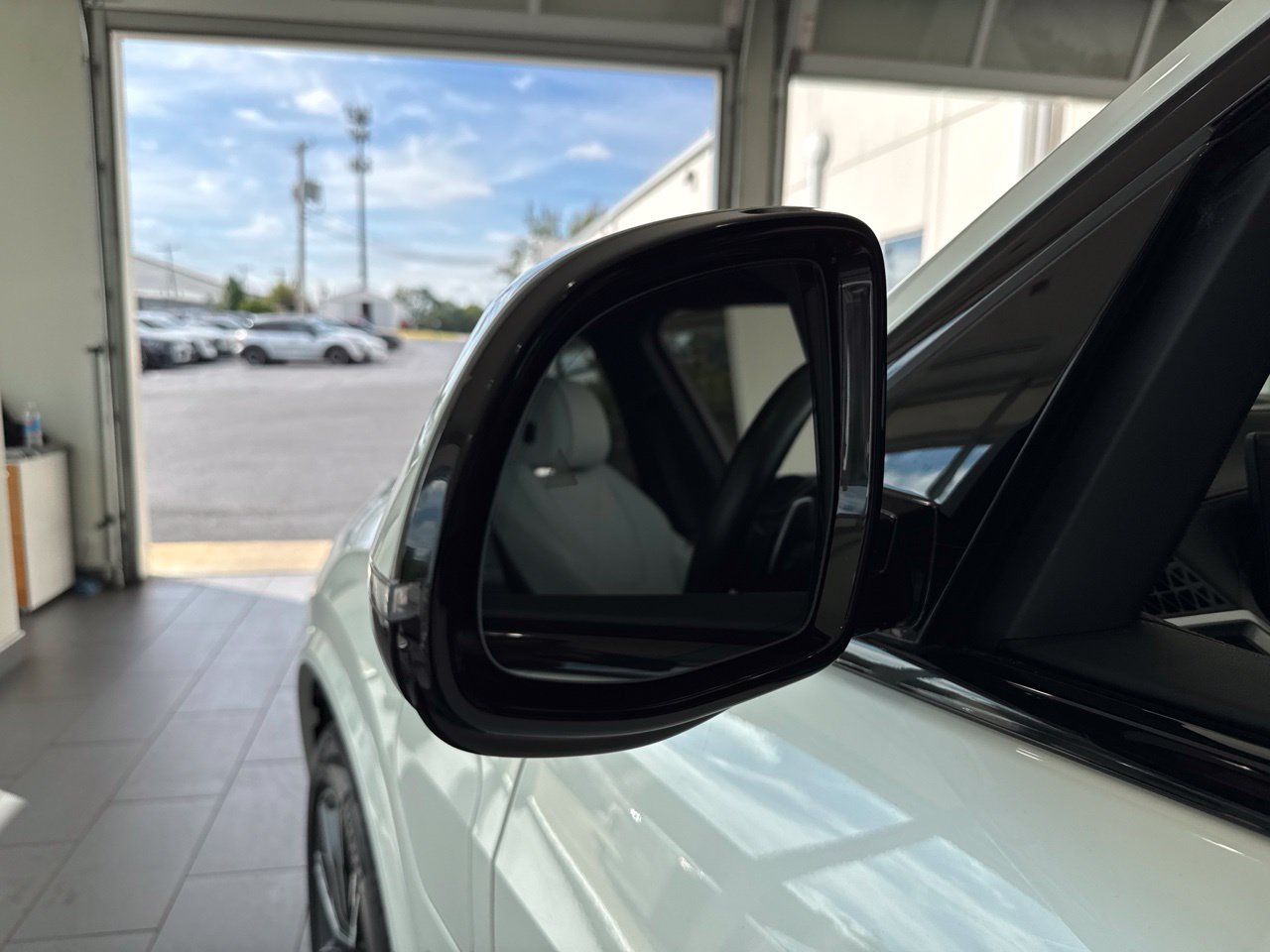 Used 2024 BMW X5 xDrive50e w/ M Sport Package AWD/4WD image 13