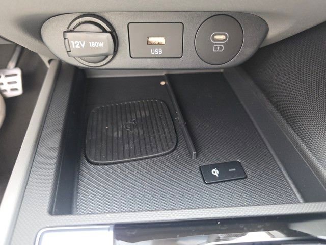 Certified 2025 Hyundai Elantra Sport image 11