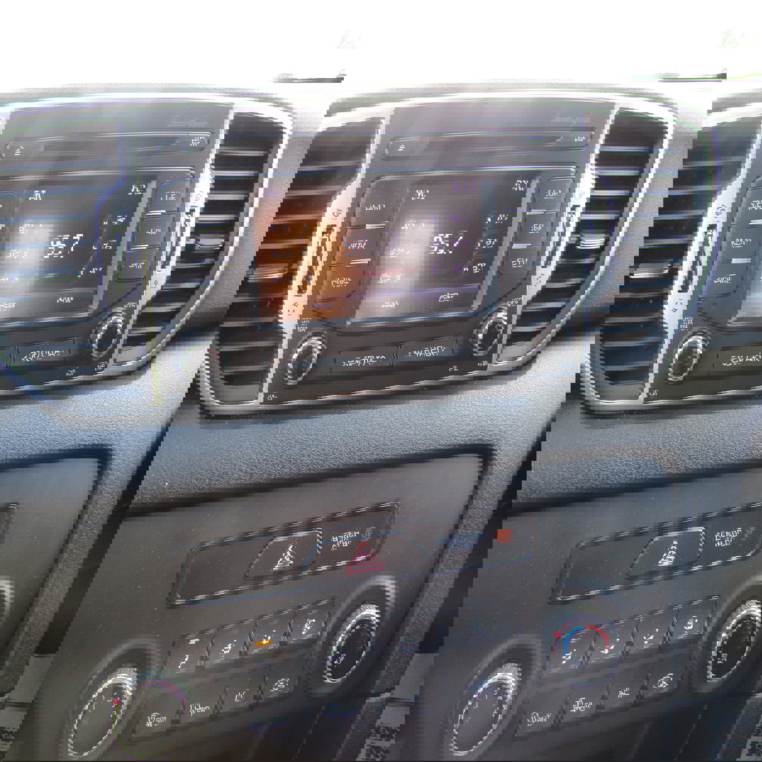 Used 2018 Kia Sportage LX image 13