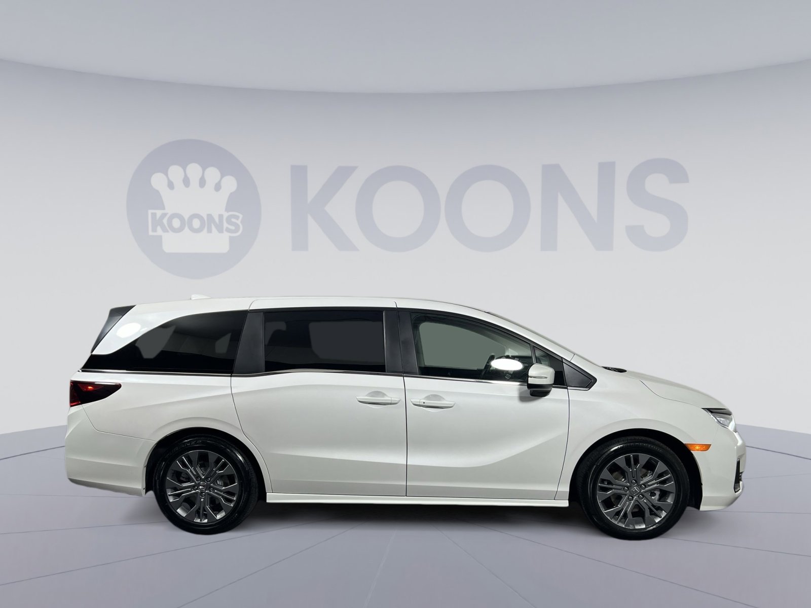 Used 2025 Honda Odyssey Touring image 8
