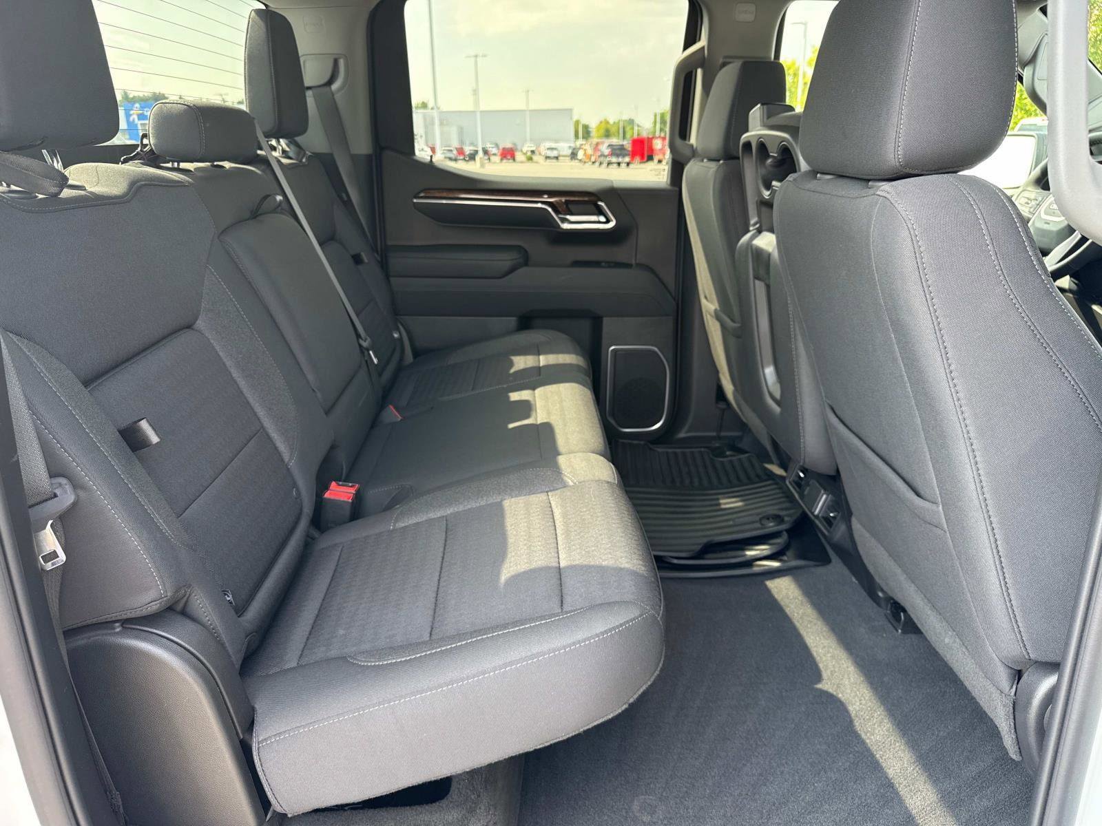 Used 2023 GMC Sierra 1500 Elevation image 18