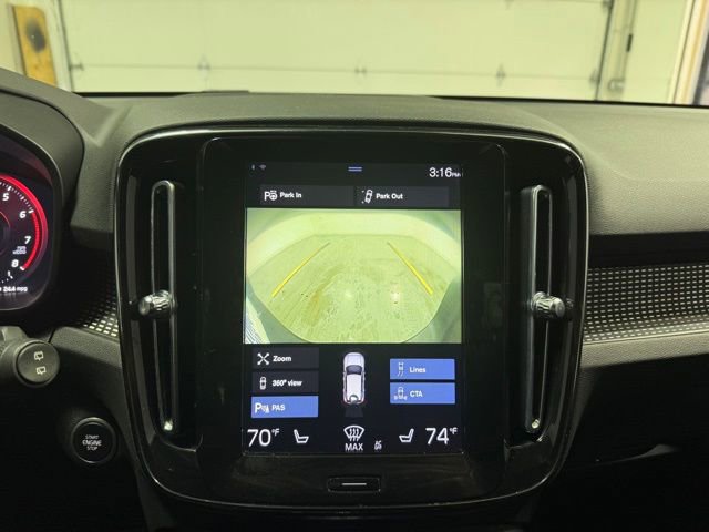Used 2021 Volvo XC40 T5 R-Design w/ Protection Package AWD/4WD image 20