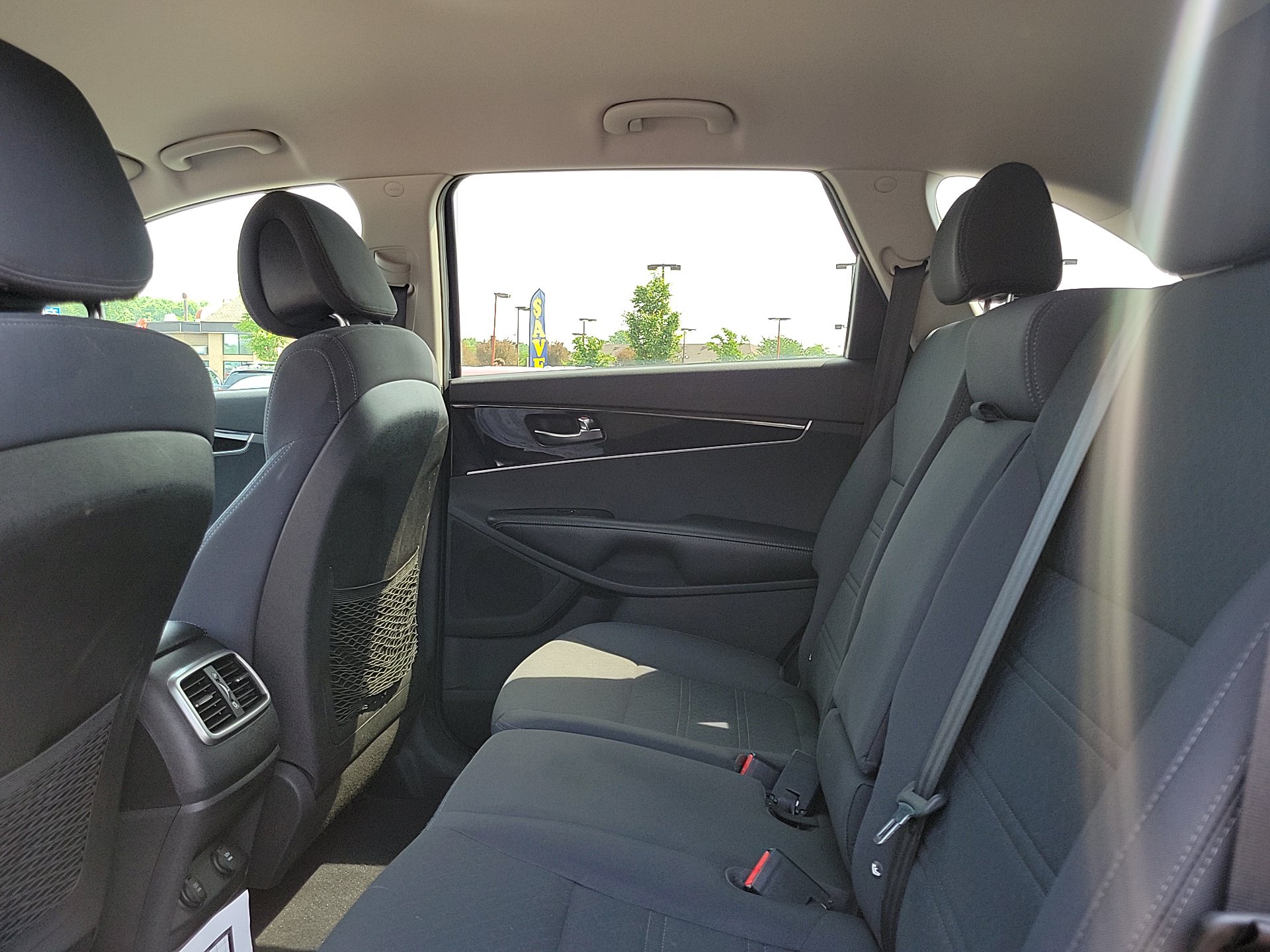 Used 2016 Kia Sorento LX w/ LX Convenience Package image 9