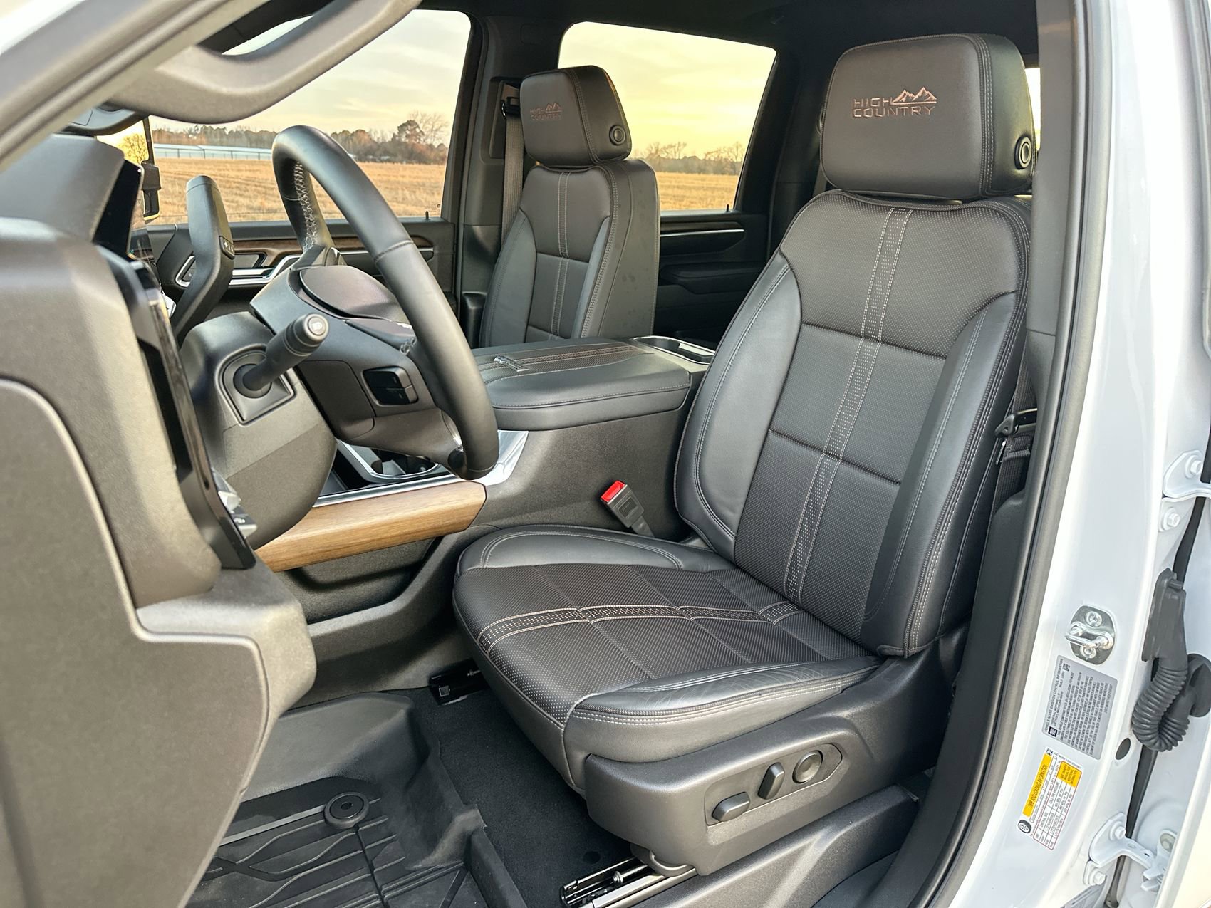 Used 2025 Chevrolet Silverado 2500 High Country w/ High Country Premium Package AWD/4WD image 11