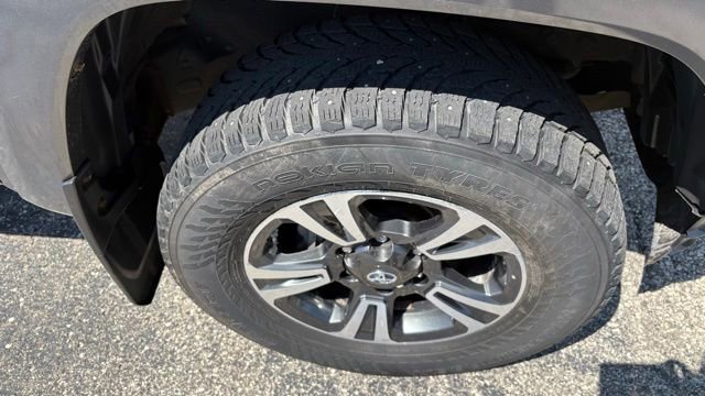 Used 2018 Toyota Tacoma TRD Sport AWD/4WD image 16