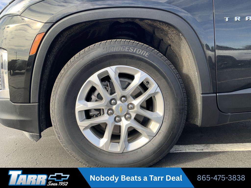 Used 2023 Chevrolet Traverse LS image 17