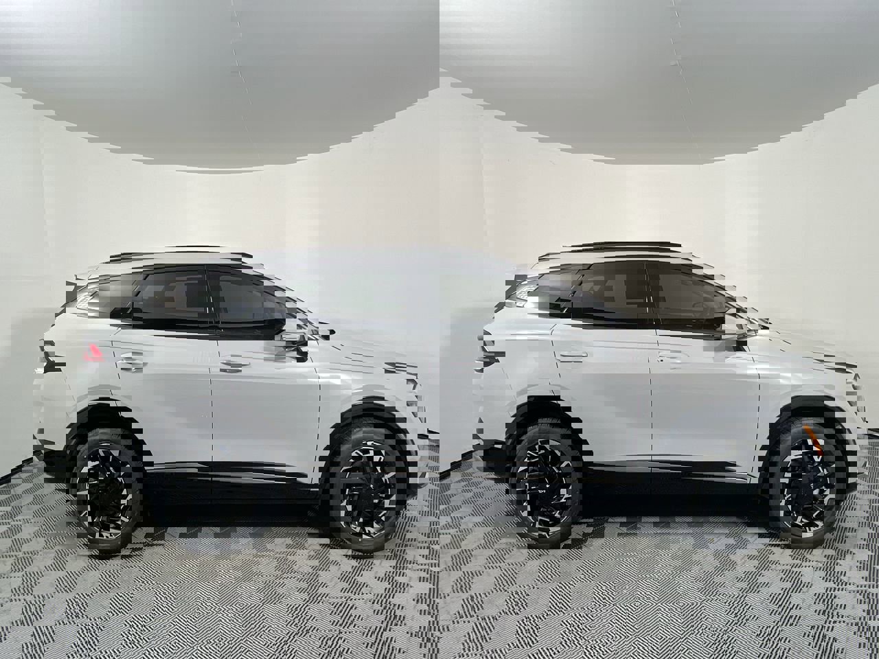 Used 2023 Kia Sportage SX image 2