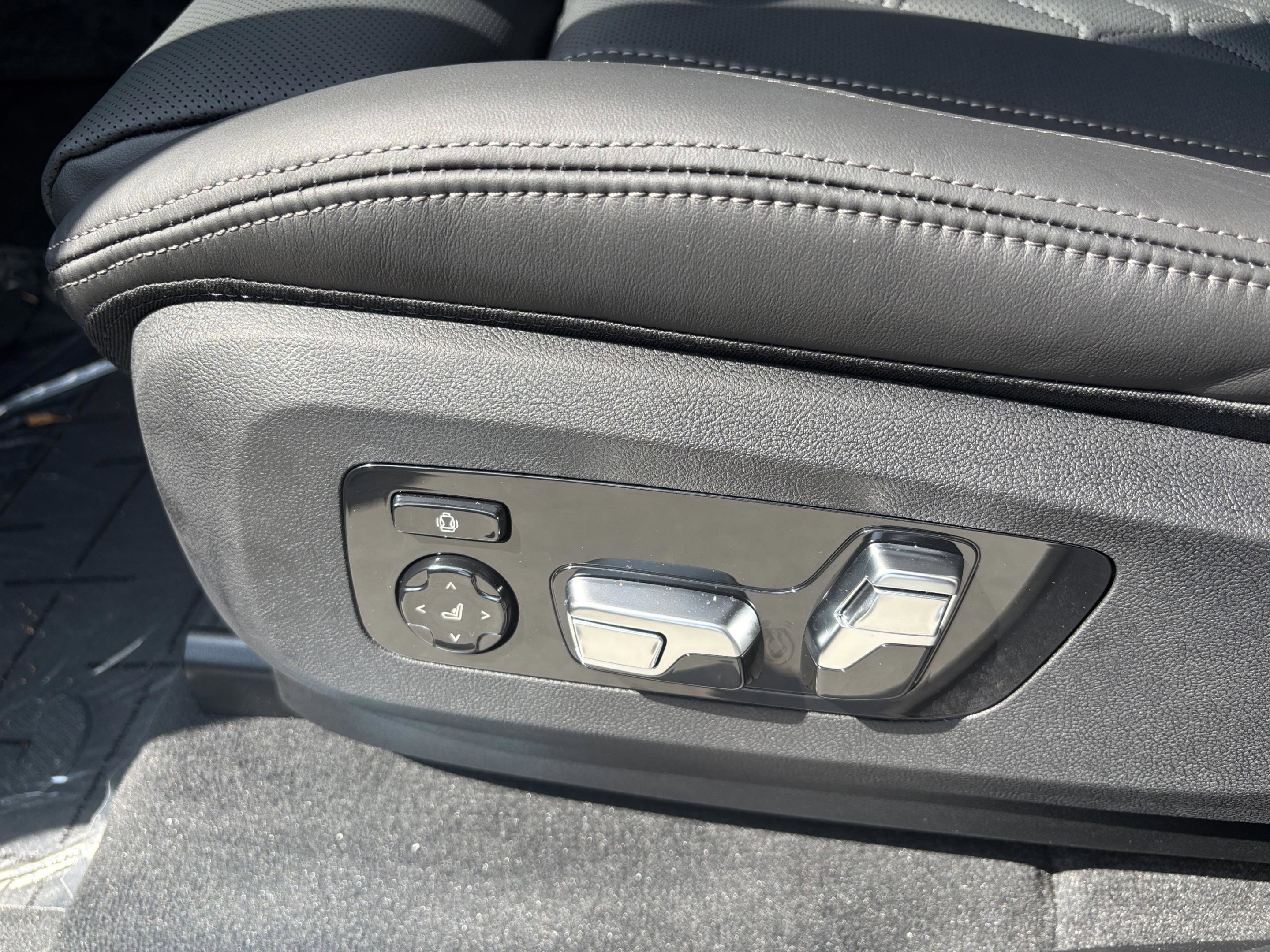 New 2026 BMW X7 M60i image 18