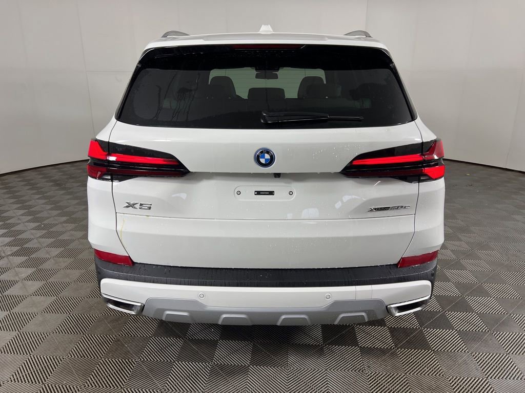 New 2026 BMW X5 xDrive50e w/ Climate Comfort Package image 3