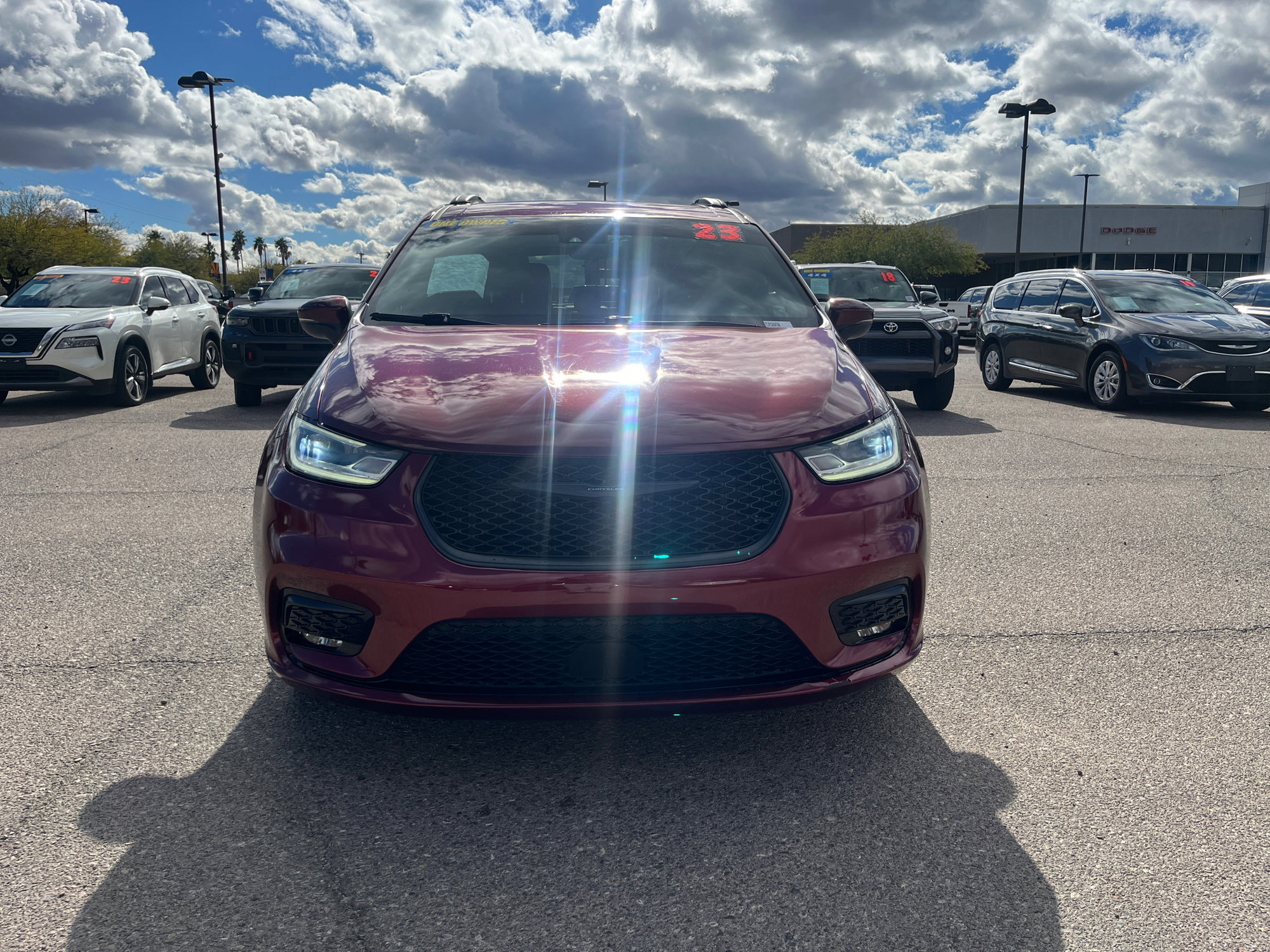 Used 2023 Chrysler Pacifica Touring-L w/ S Appearance Package image 8