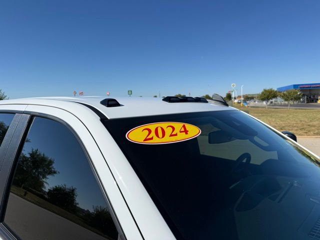 Used 2024 Chevrolet Silverado 2500 Custom w/ Custom Value Package image 8