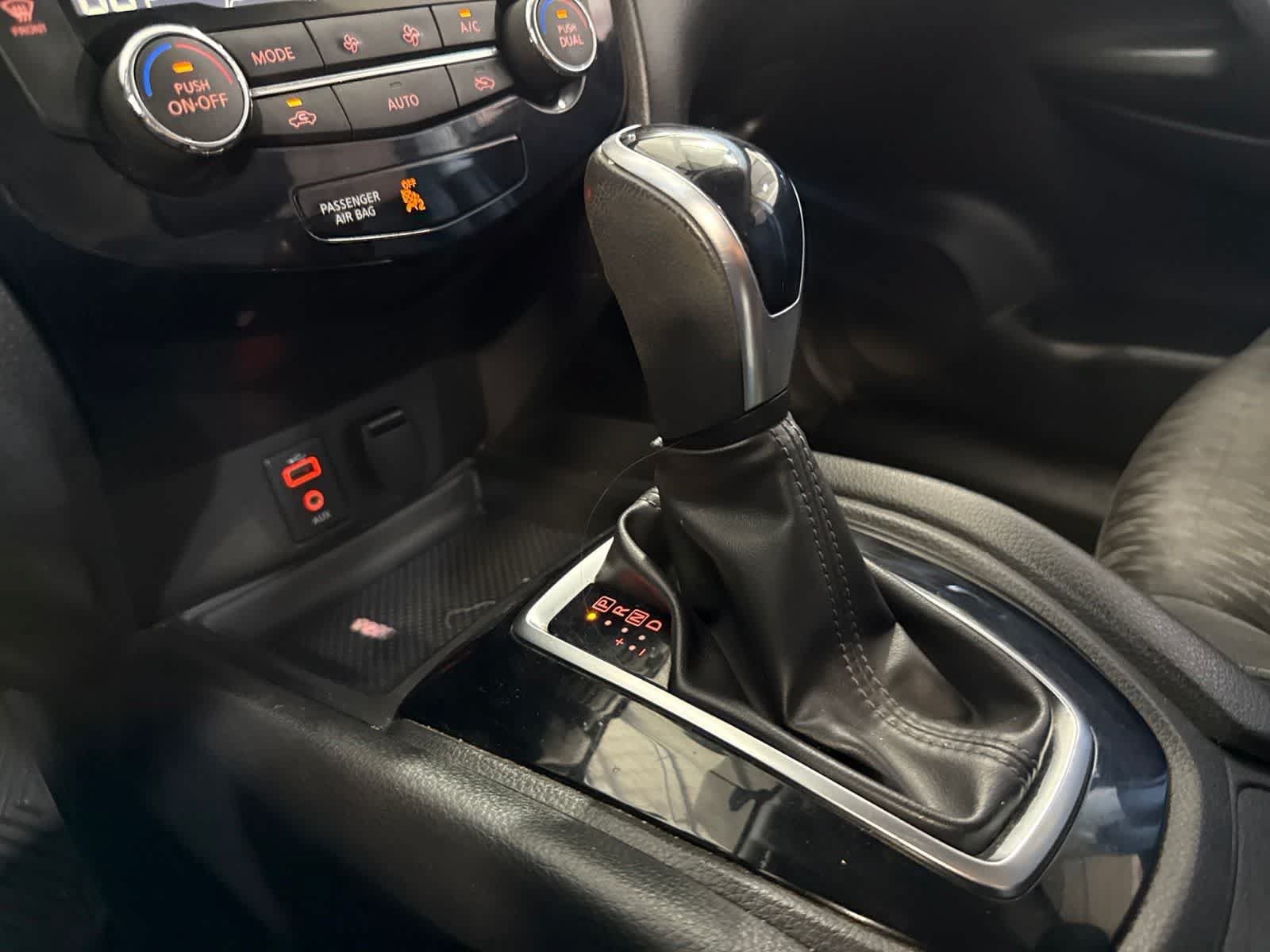 Used 2017 Nissan Rogue SV FWD image 25