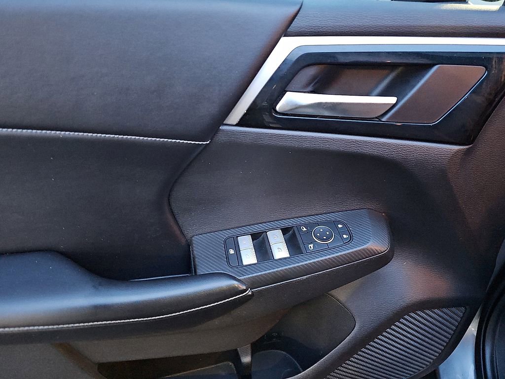 Used 2022 Mitsubishi Outlander SE image 14