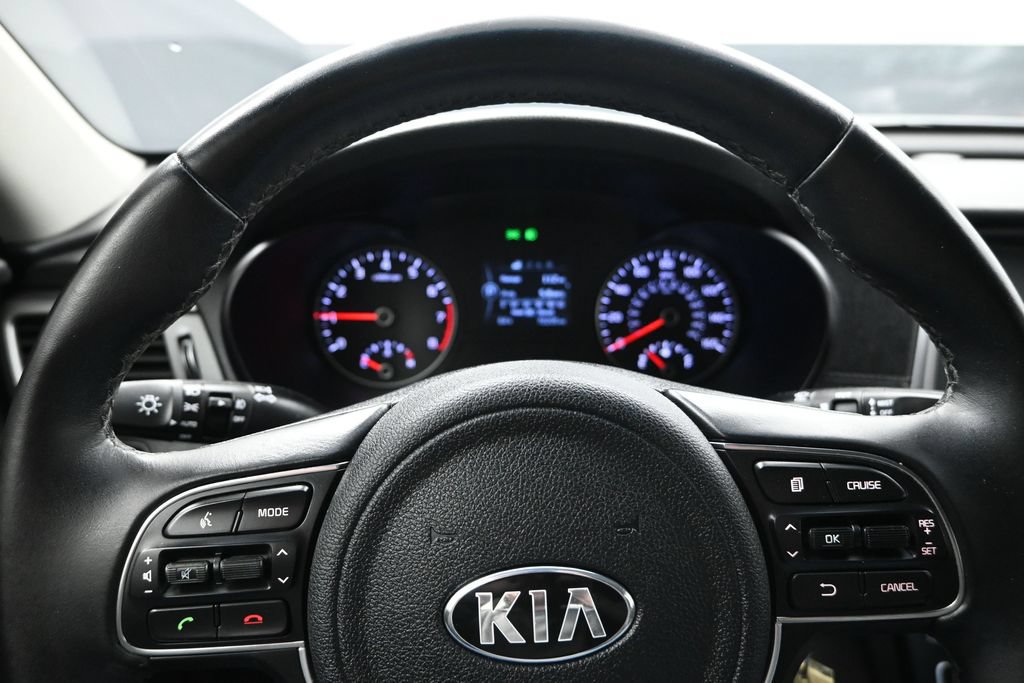 Used 2018 Kia Optima S FWD image 14