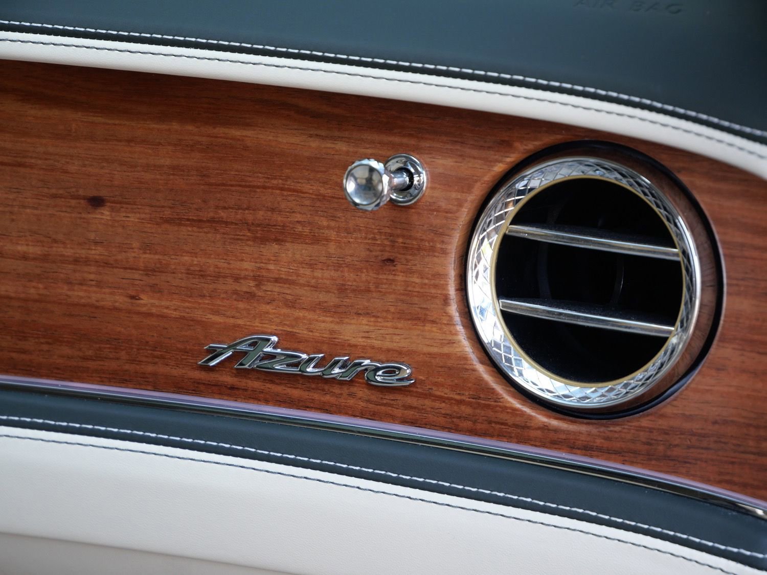 Used 2024 Bentley Flying Spur Azure image 27