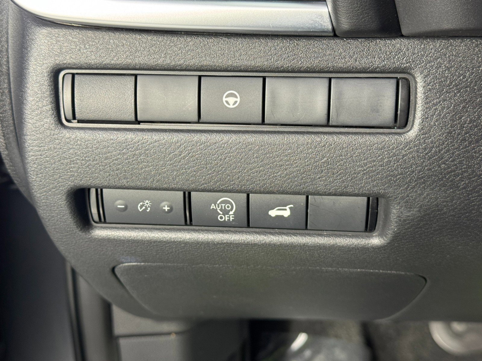 Used 2023 Nissan Rogue SL w/ SL Premium Package FWD image 17