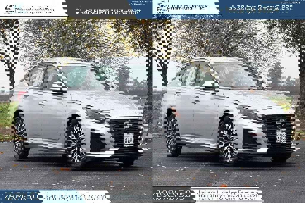 Used 2023 Nissan Altima 2.5 SV image 1