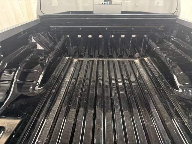 Used 2023 Nissan Frontier PRO-4X w/ Technology Package AWD/4WD image 32