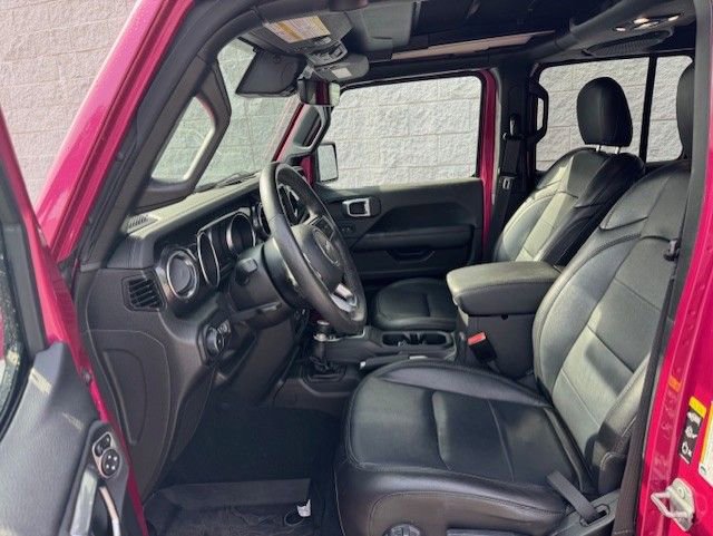 Used 2022 Jeep Wrangler Unlimited Sahara image 2