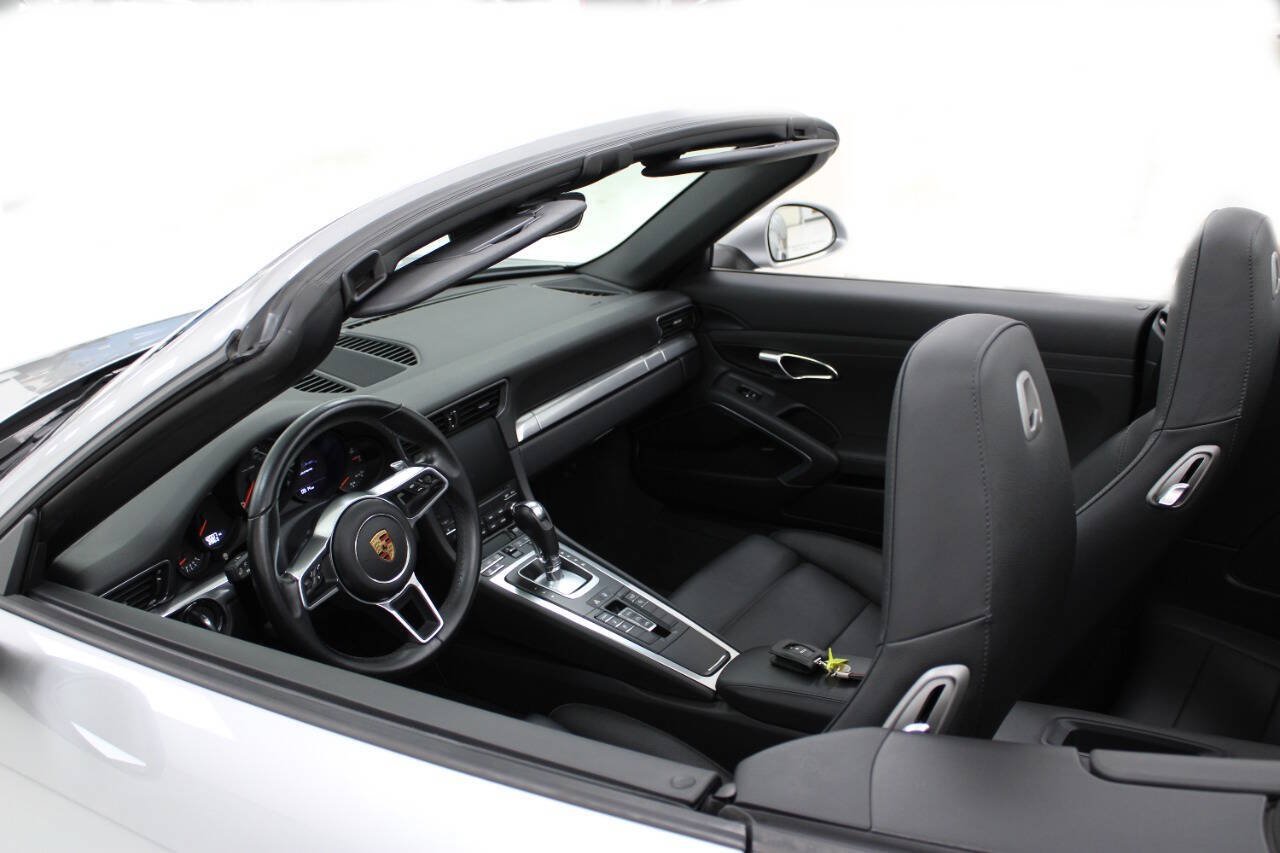 Used 2017 Porsche 911 Carrera image 46