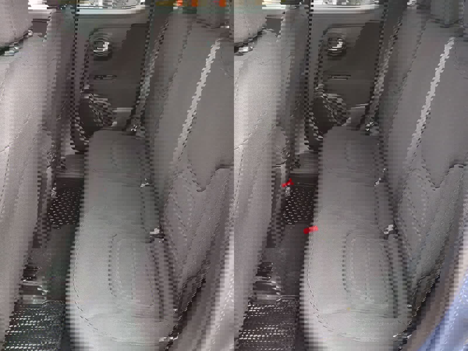 Used 2020 Jeep Renegade Latitude w/ Cold Weather Group AWD/4WD image 19