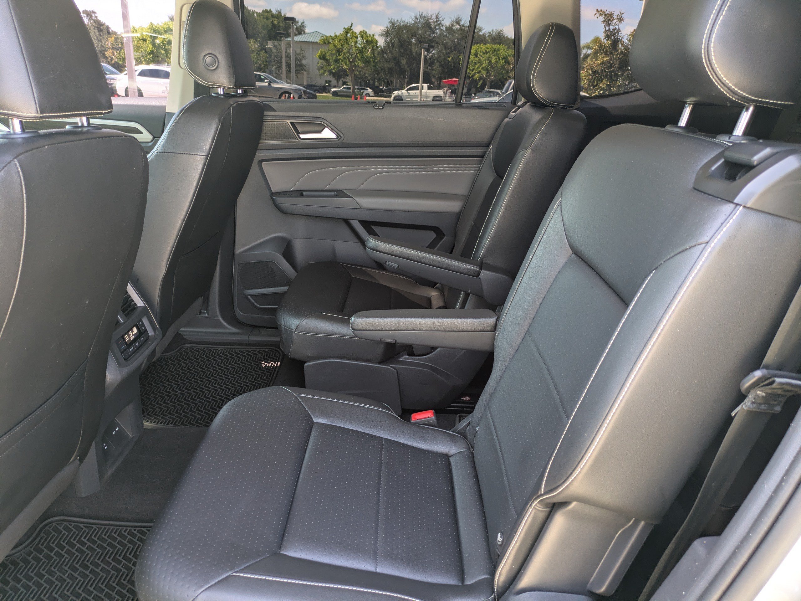 Used 2022 Volkswagen Atlas SE FWD image 14
