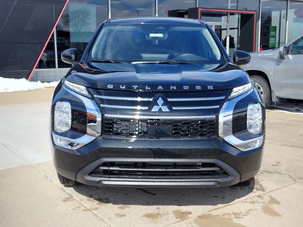 New 2026 Mitsubishi Outlander ES image 12