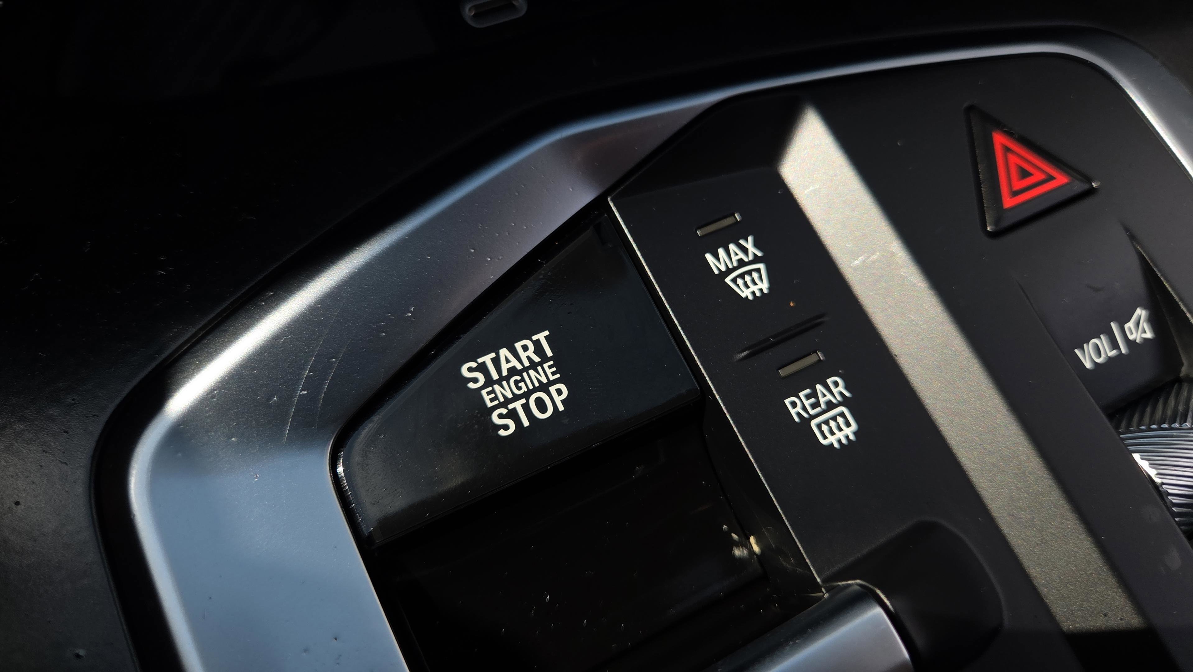 Certified 2025 BMW 228i xDrive 228 xDrive w/ Technology Package image 38