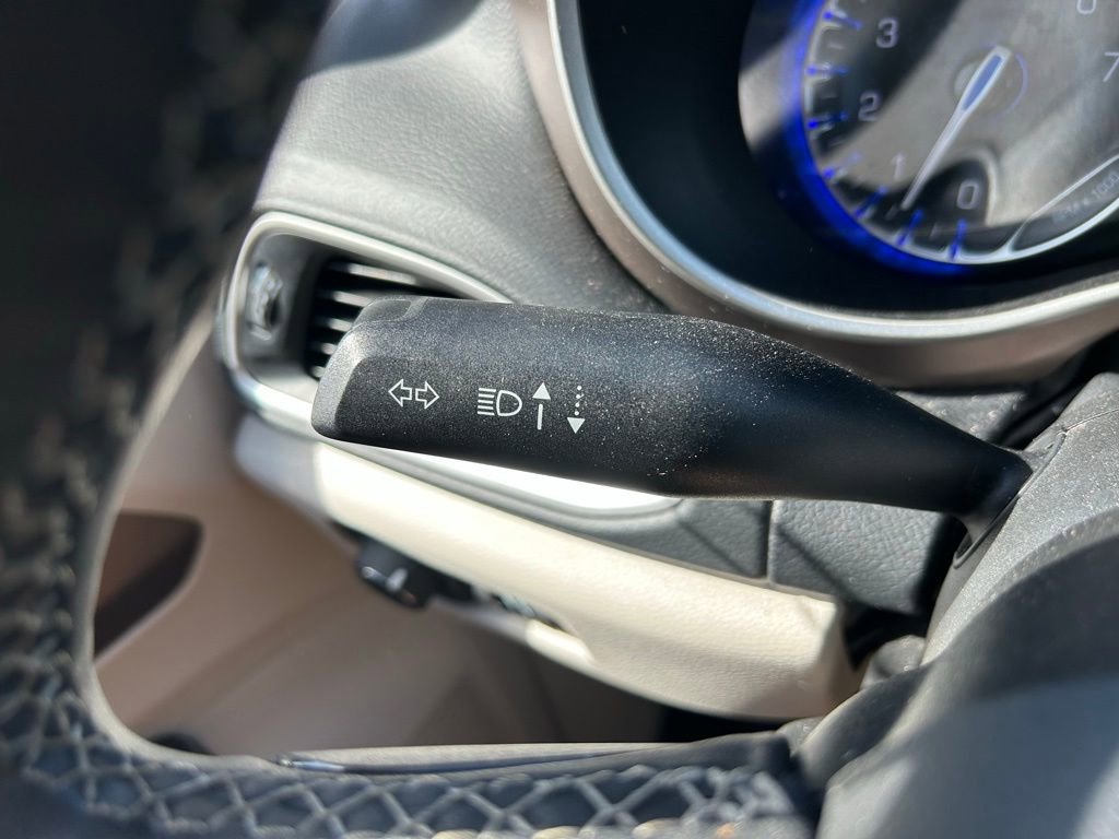 Used 2023 Chrysler Voyager LX FWD image 23