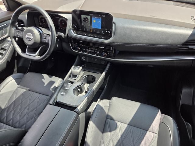 Used 2023 Nissan Rogue Platinum w/ Platinum Premium Package FWD image 16