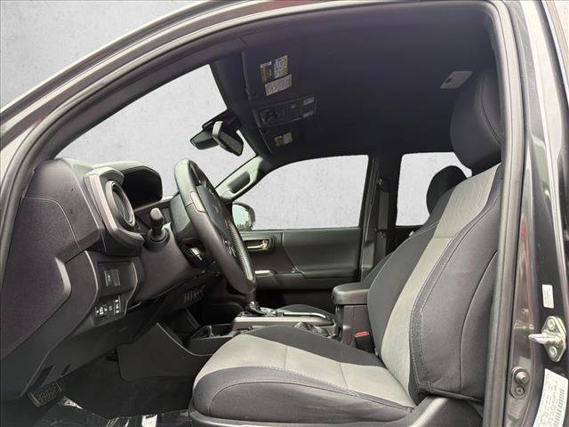 Used 2020 Toyota Tacoma TRD Off-Road AWD/4WD image 12