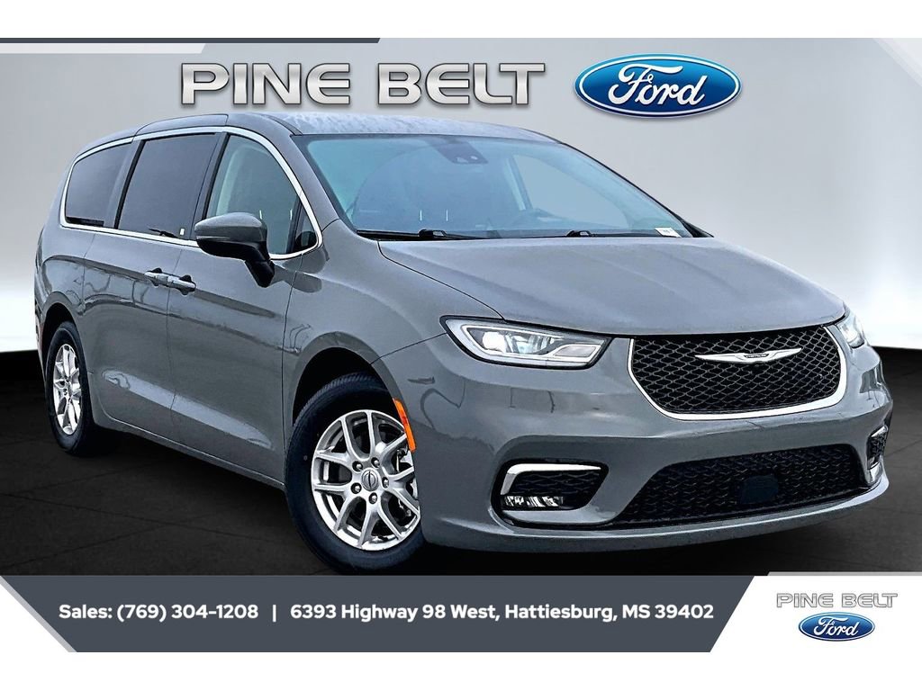 Used 2023 Chrysler Pacifica Touring-L