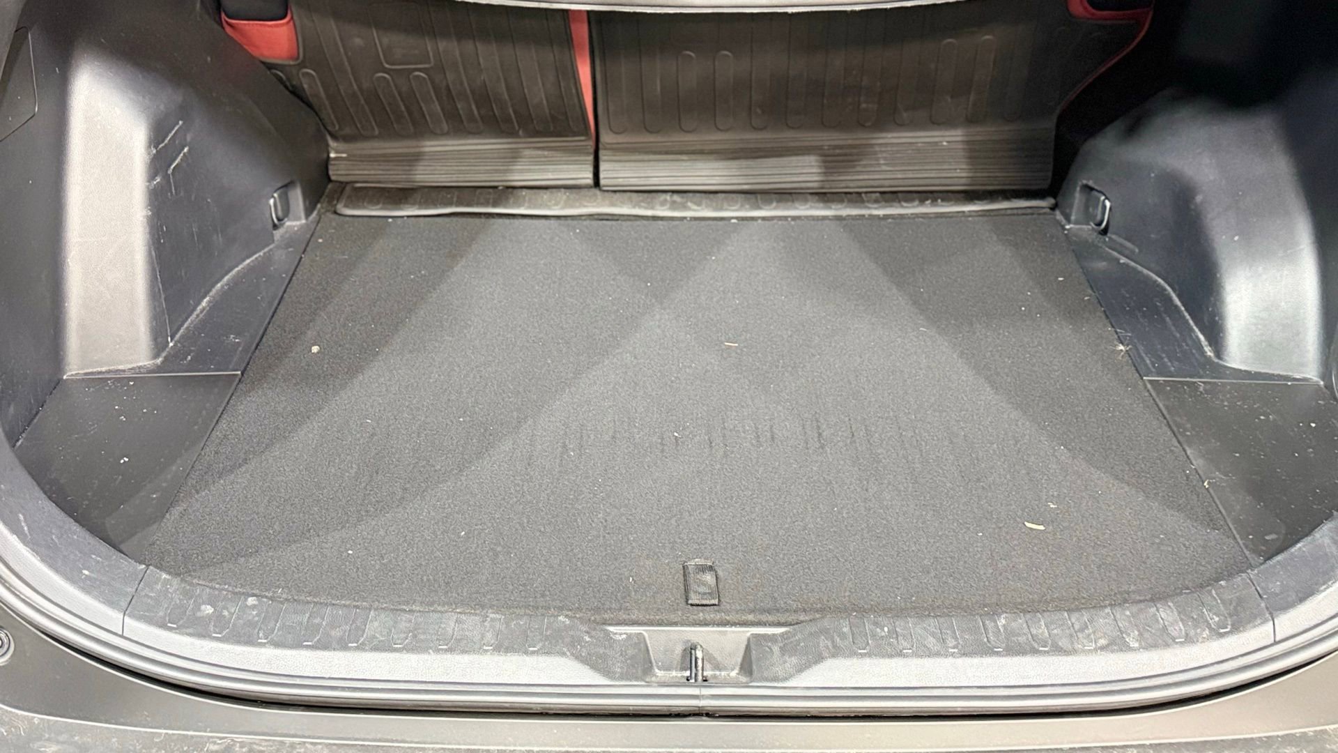 Used 2025 Toyota RAV4 XLE w/ Convenience Package image 30