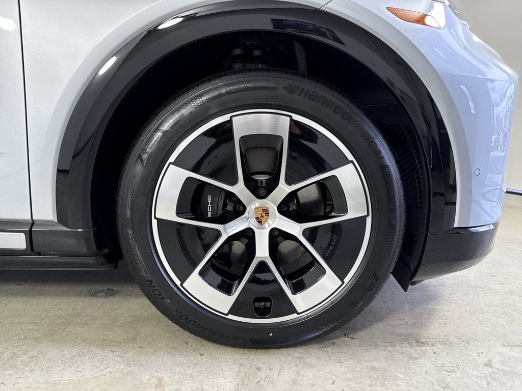New 2026 Porsche Cayenne Electric AWD/4WD image 15