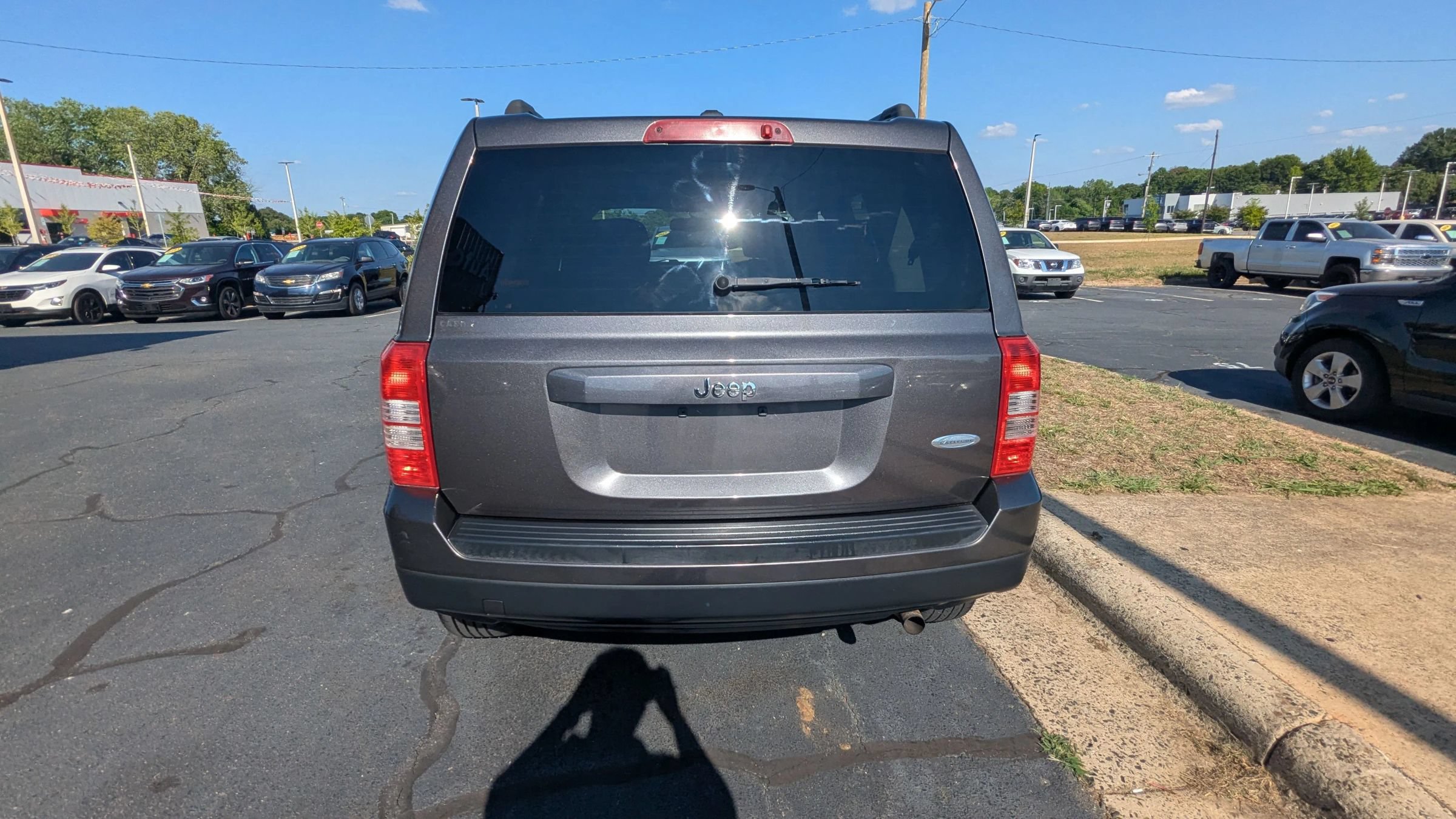 Used 2016 Jeep Patriot Latitude FWD image 6