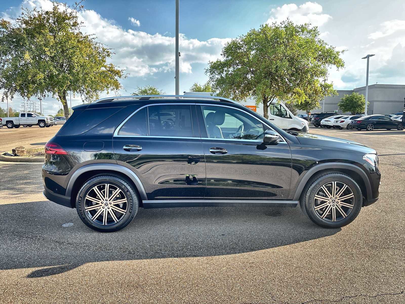 Used 2025 Mercedes-Benz GLE 350 4MATIC image 10