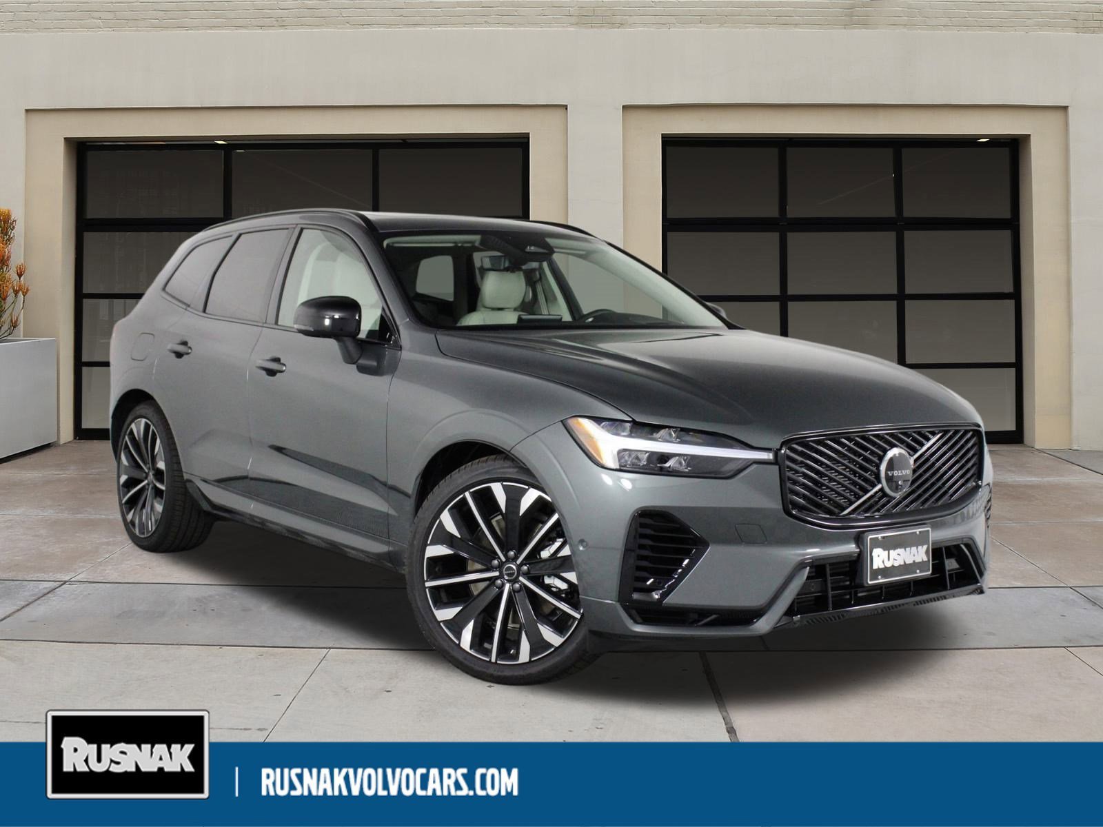 New 2026 Volvo XC60 T8 Ultra