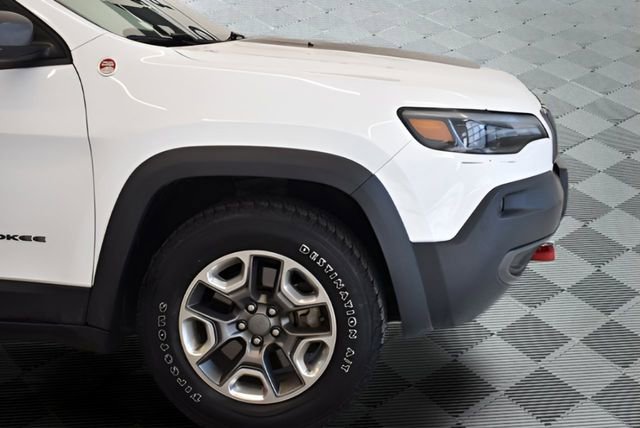 Used 2019 Jeep Cherokee Trailhawk AWD/4WD image 13